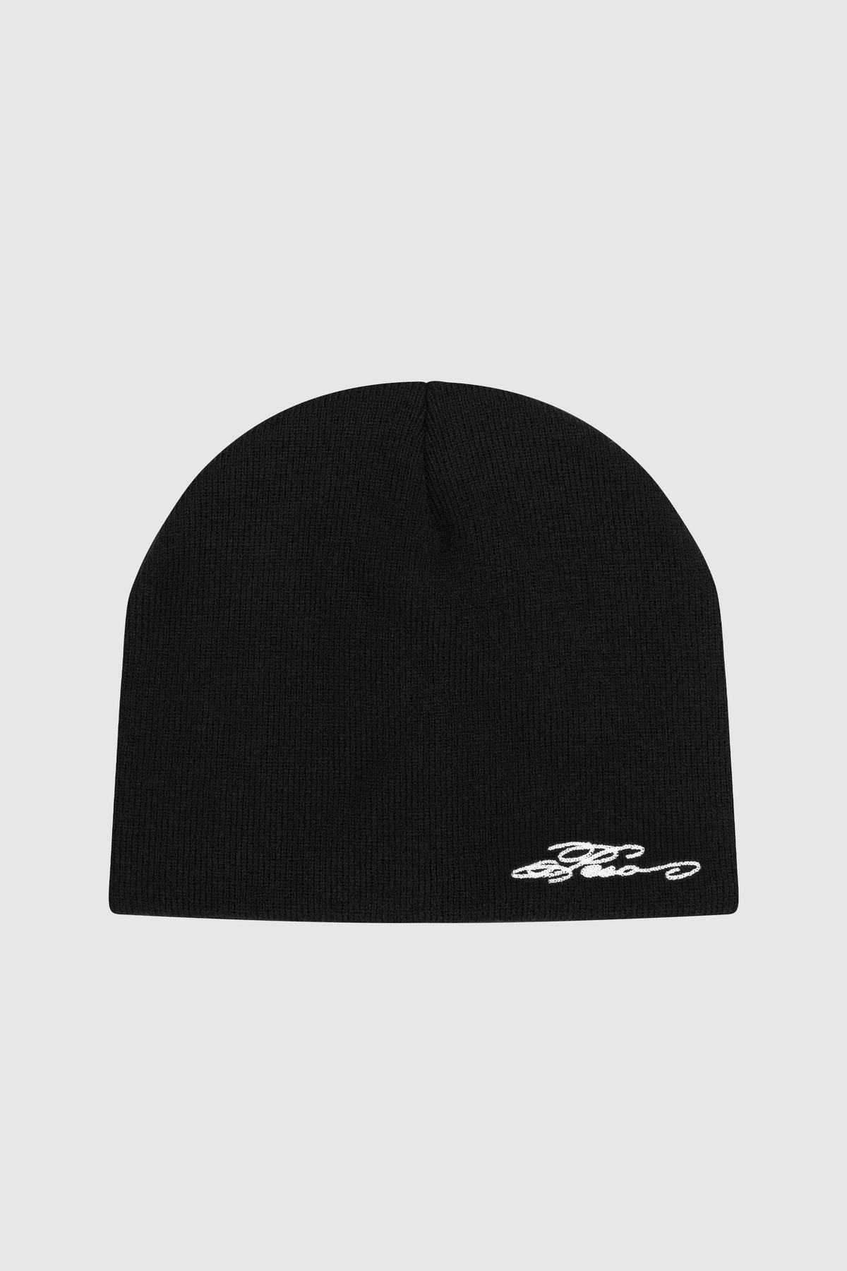 The PESOCLO Script Beanie is a black hat made from soft Polyacryl, featuring a small white cursive logo on the lower right side. Shown against a plain light gray background, this beanie offers a Regular Fit for comfortable wear and comes with praktische Waschhinweise for easy care.